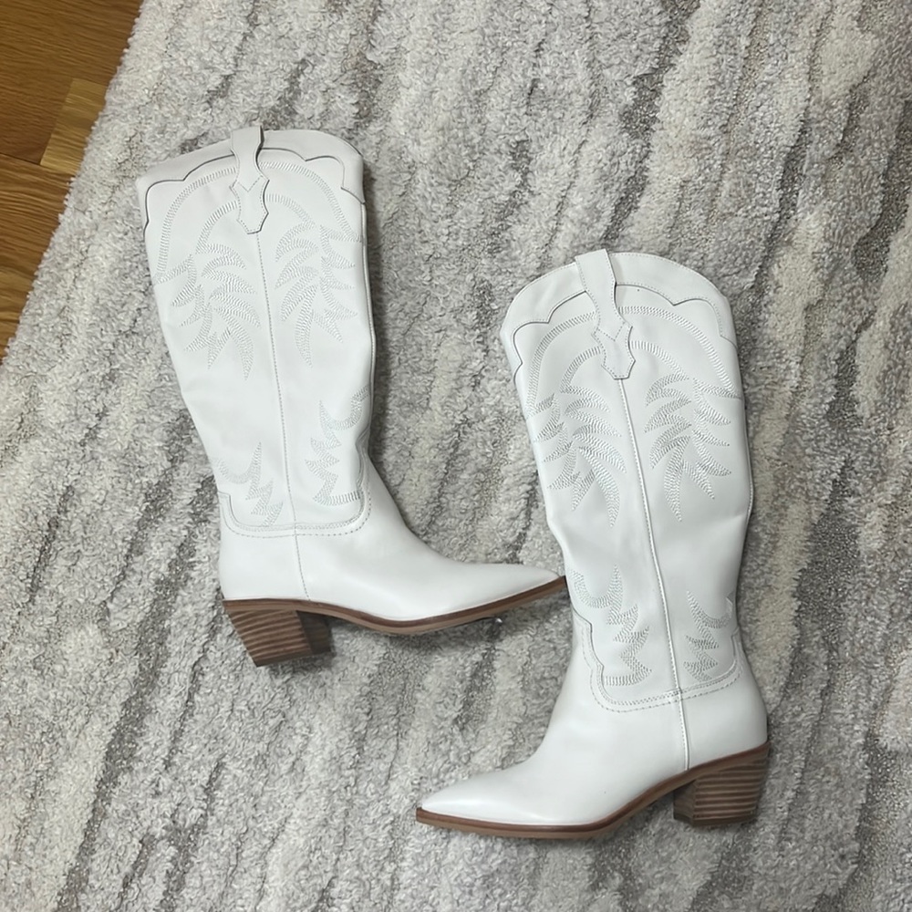 Never worn size 6 Dolce Vita cowboy boots